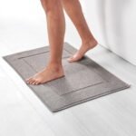 Amazon Basics Banded Bathroom Bath Rug Mat, Machine Washable, 100% Cotton, 31" x 20", Powder Gray - Image 2